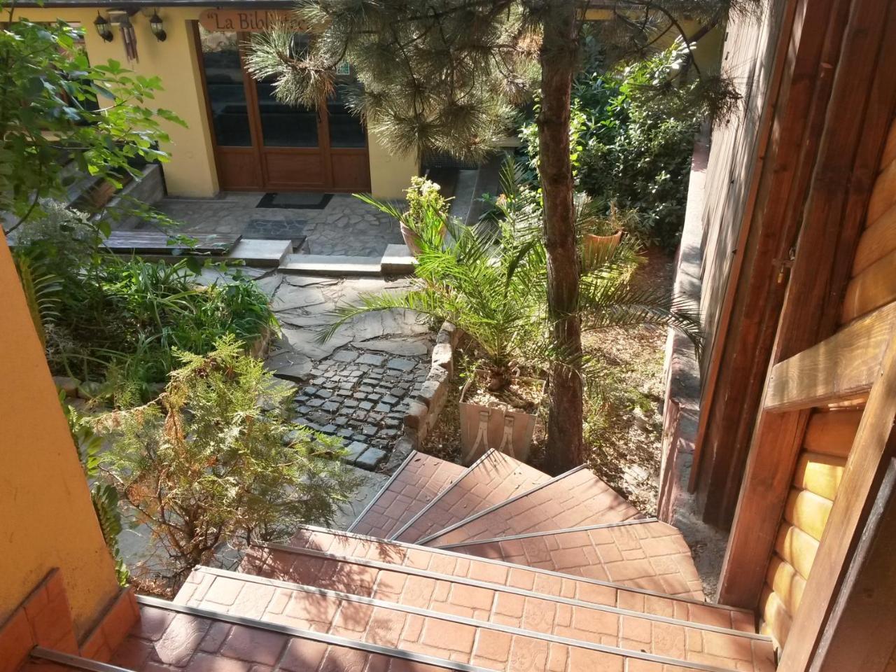 Casa Mica Guesthouse Bucarest Exterior foto