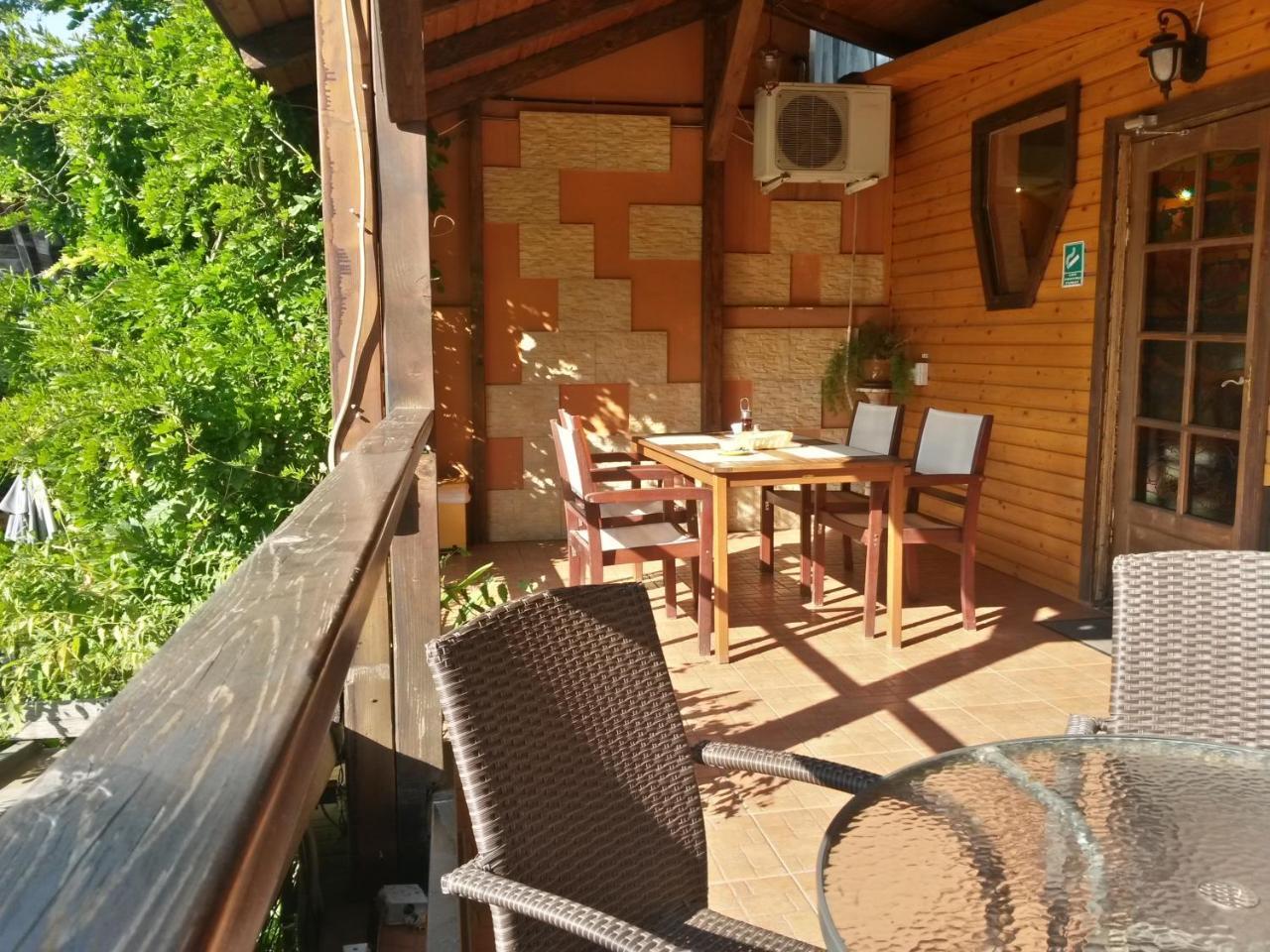 Casa Mica Guesthouse Bucarest Exterior foto