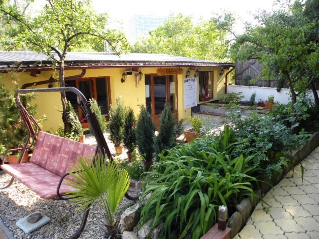 Casa Mica Guesthouse Bucarest Exterior foto