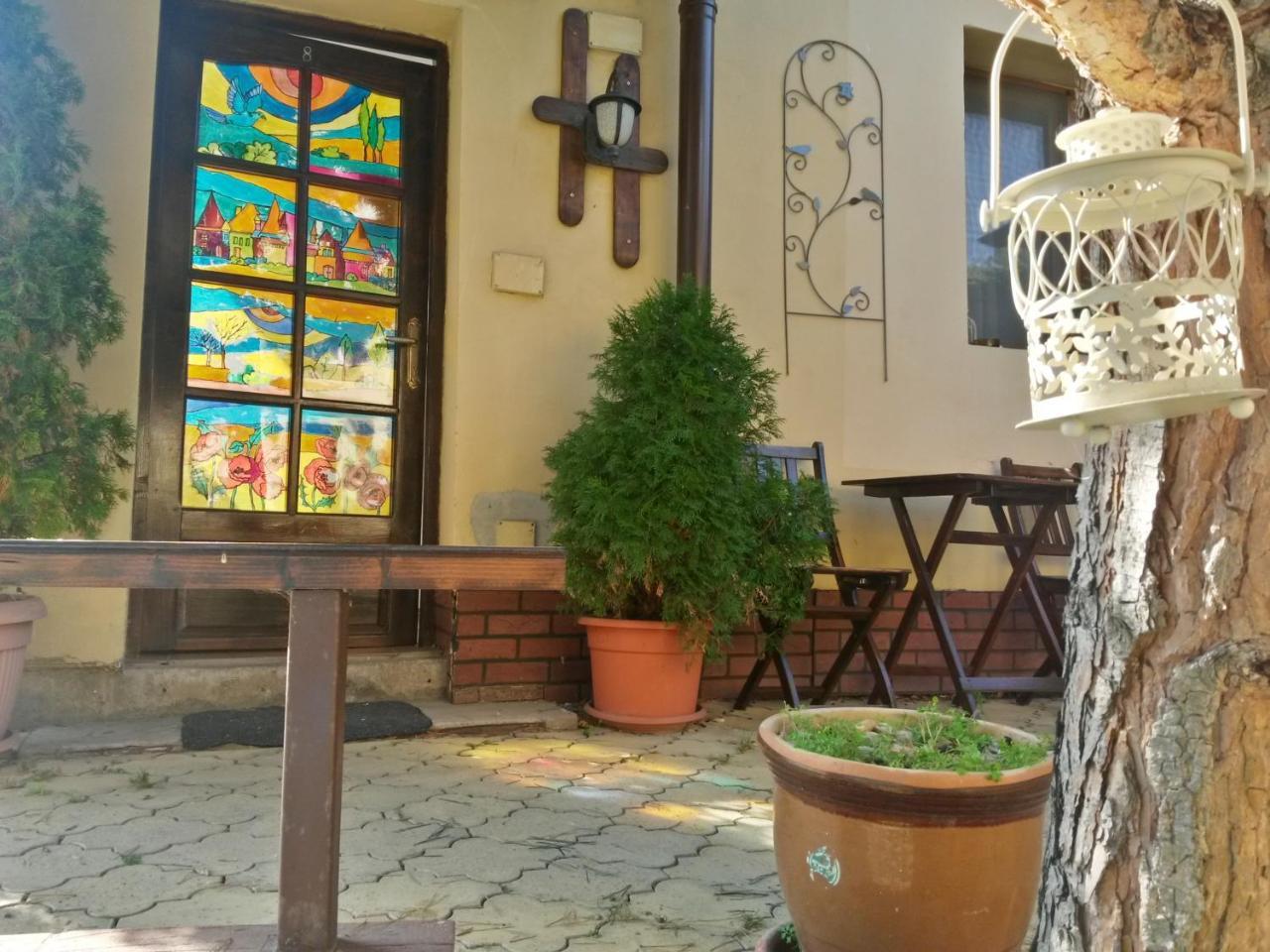 Casa Mica Guesthouse Bucarest Exterior foto